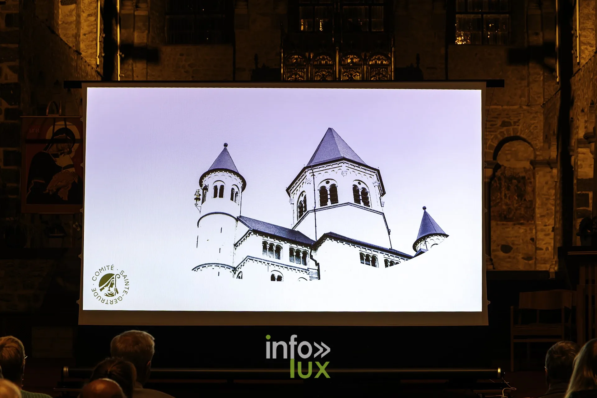 Diapositive : dessin de la collégiale Sainte-Gertrude