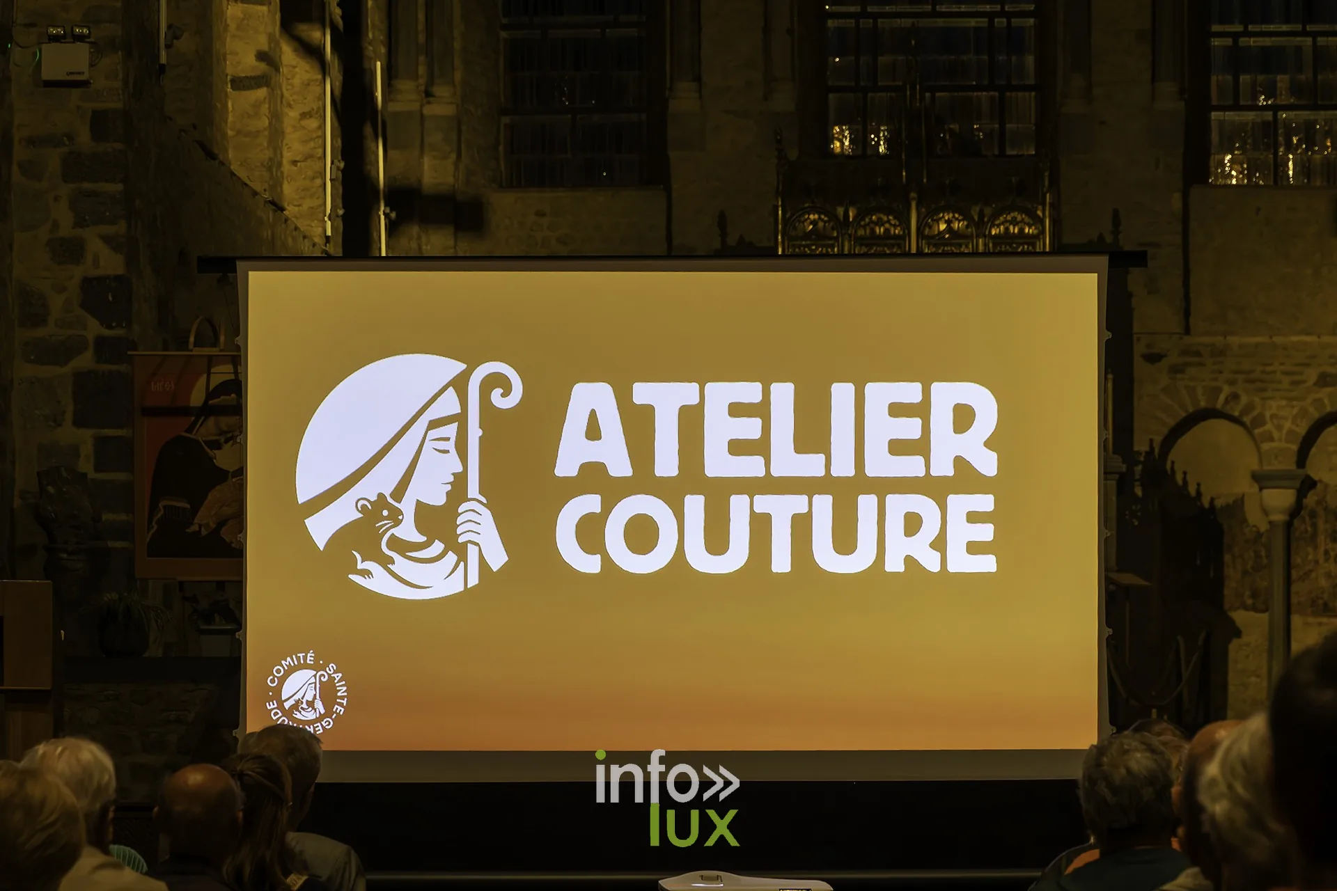 Écran : « Atelier couture », chapitre du diaporama