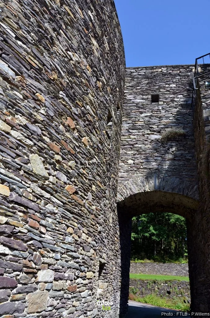 Les tours du château des comtes de Salm à Vielsalm