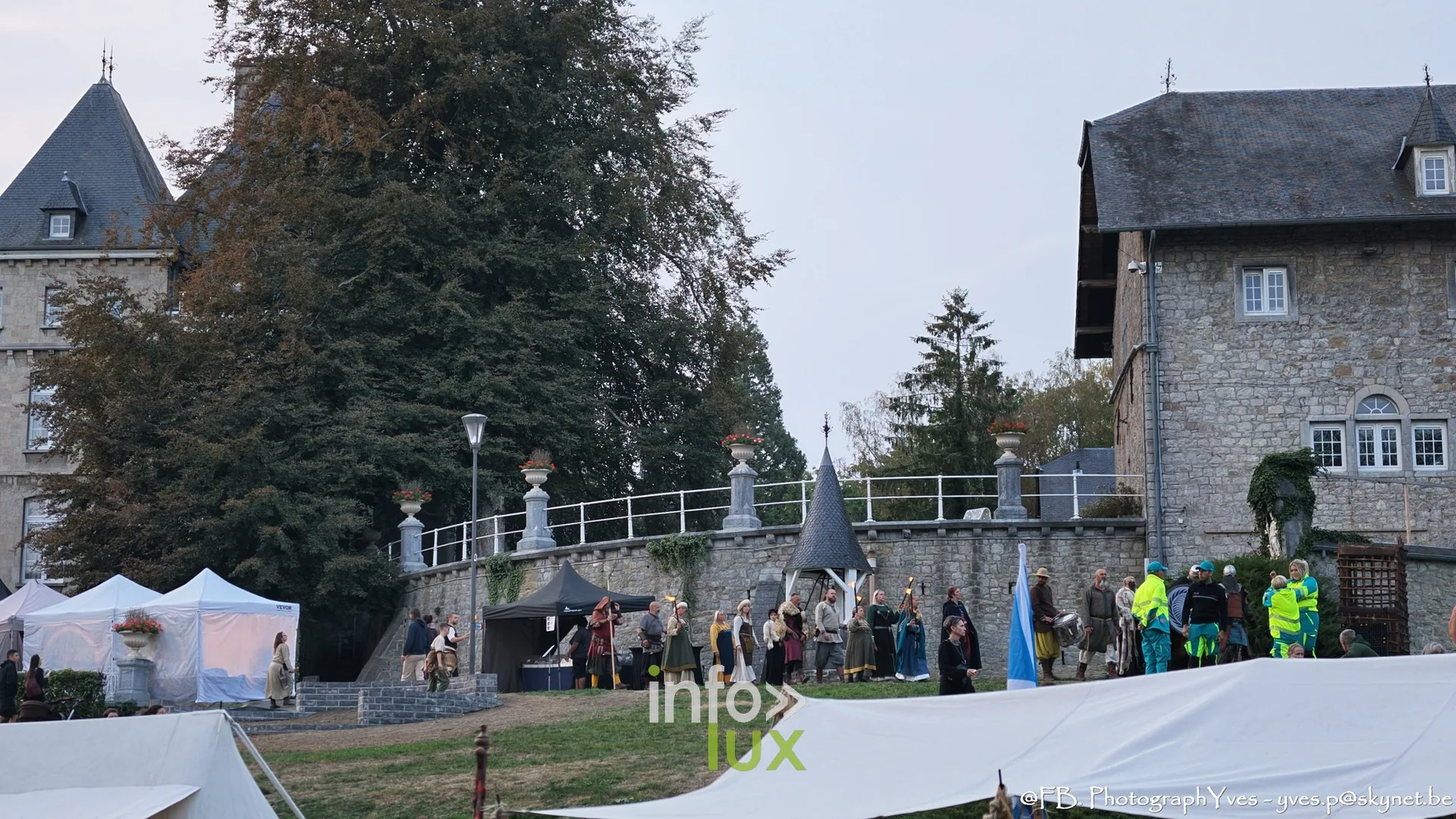 Le parc Saint-Roch et son château au crépuscule, Valhalla Days 2026 à Ciney