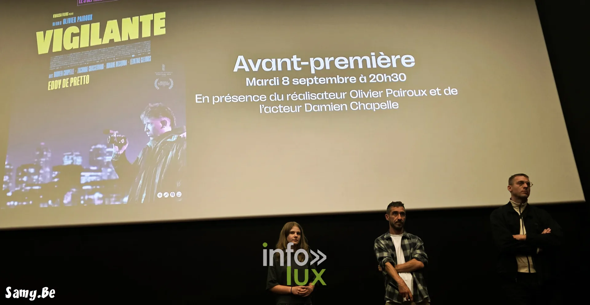 Annonce projetée de l'avant-première de Vigilante au Plaza Art de Mons