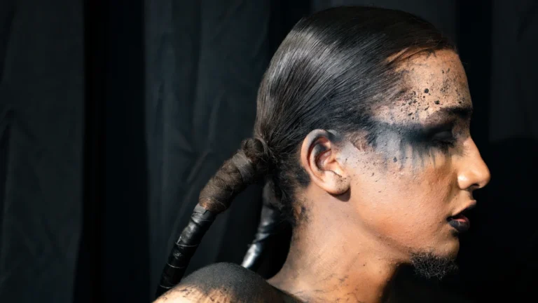 Youness Nouader, le mannequin des « talents de l’ombre » à la Lux Fashion Week 2026