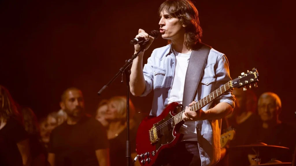 Flo Gallo et le chœur Voices Harmony sur scène lors d’un précédent spectacle