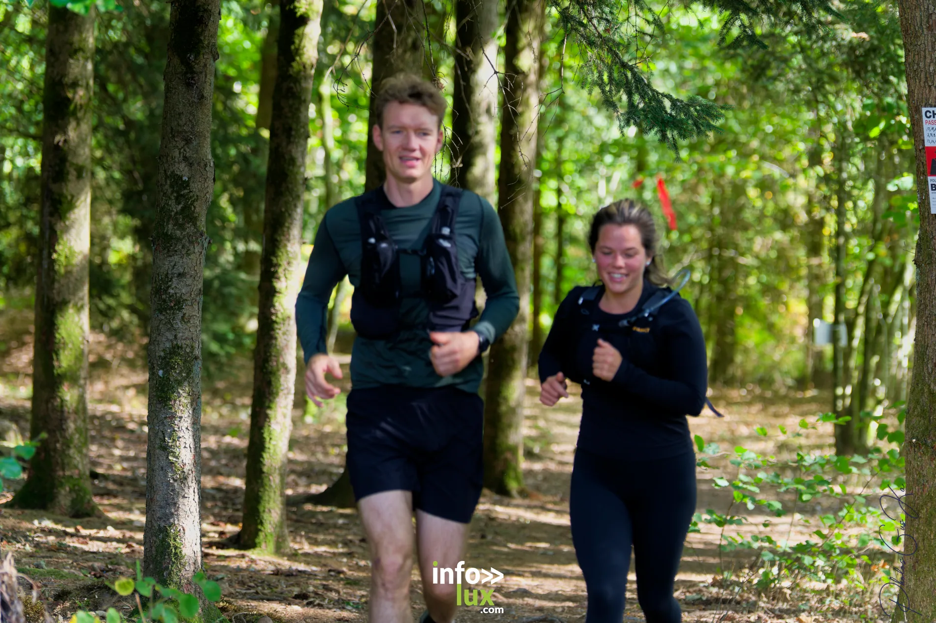 Trail de la Passerelle Himalayenne 2026 à Sainte-Cécile : coureurs sur les sentiers de la vallée de la Semois