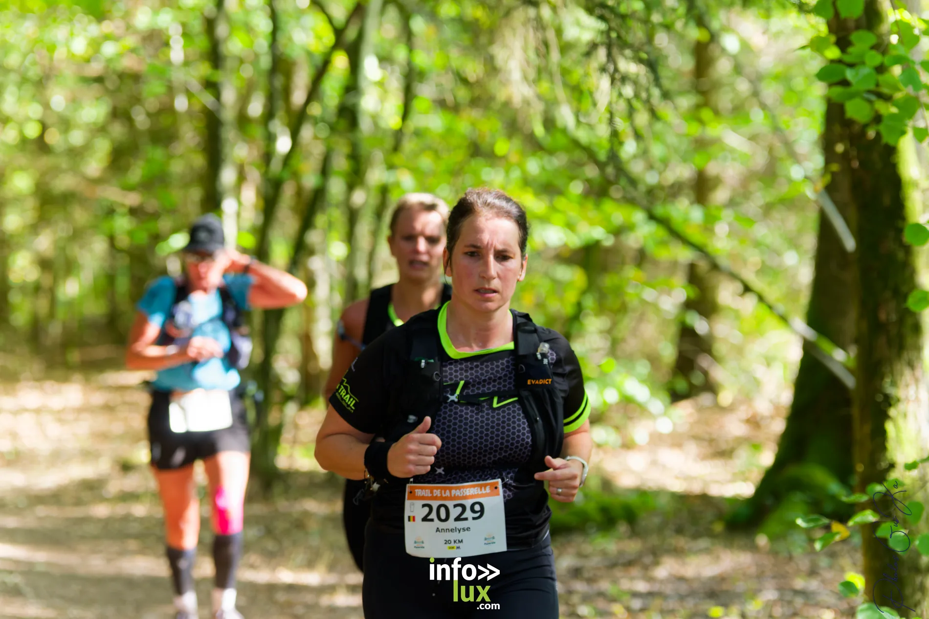Trail de la Passerelle Himalayenne 2026 à Sainte-Cécile : coureurs sur les sentiers de la vallée de la Semois