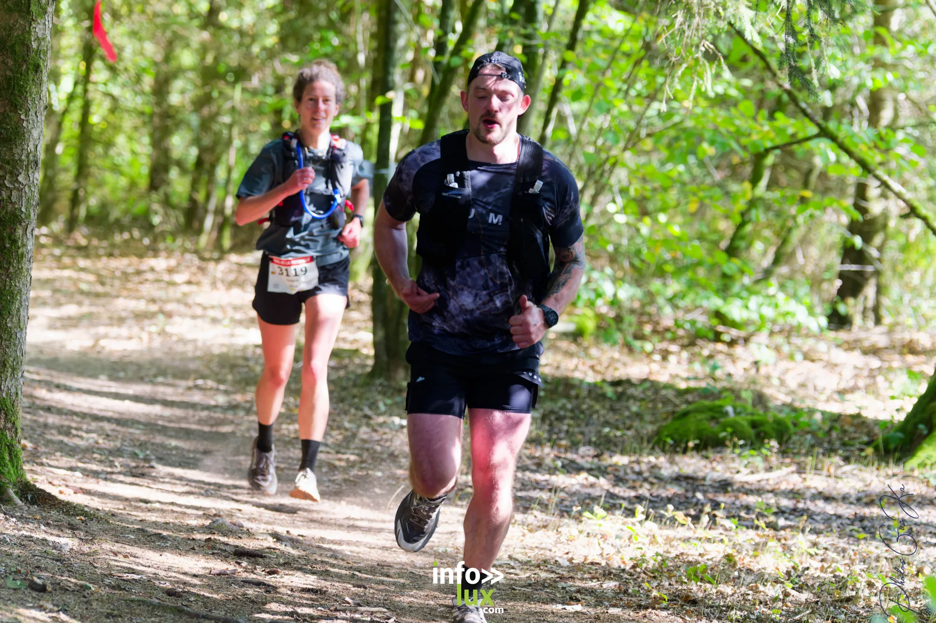 Trail de la Passerelle Himalayenne 2026 à Sainte-Cécile : coureurs sur les sentiers de la vallée de la Semois