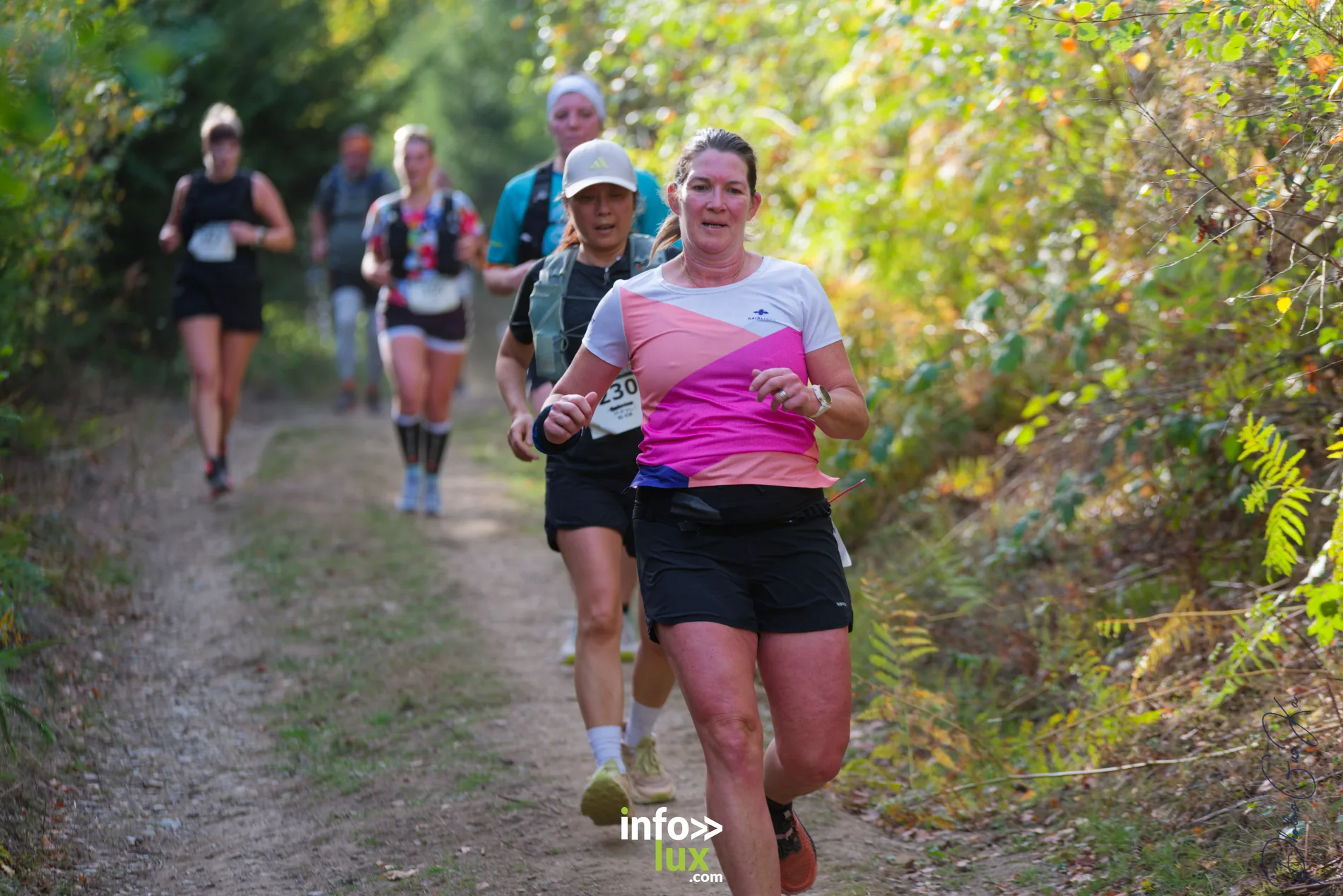 Trail de la Passerelle Himalayenne 2026 à Sainte-Cécile : coureurs sur les sentiers de la vallée de la Semois