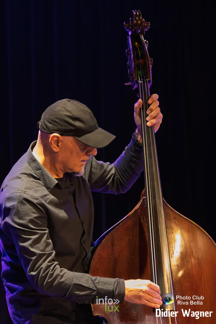 Alain Cupper Quintet, Académie de Musique de Braine-l’Alleud, 10 octobre 2026 : Sal La Rocca à la contrebasse (photo Didier Wagner, Photo-Club Riva-Bella)