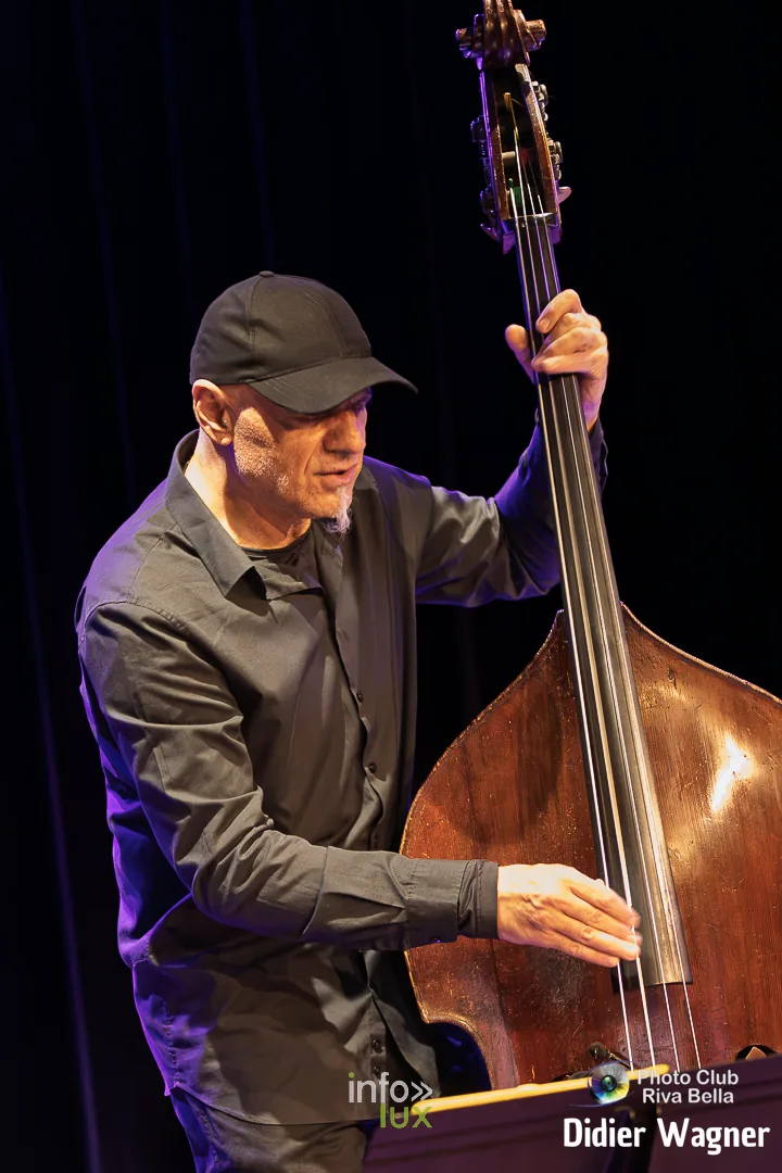 Alain Cupper Quintet, Académie de Musique de Braine-l’Alleud, 10 octobre 2026 : Sal La Rocca à la contrebasse (photo Didier Wagner, Photo-Club Riva-Bella)