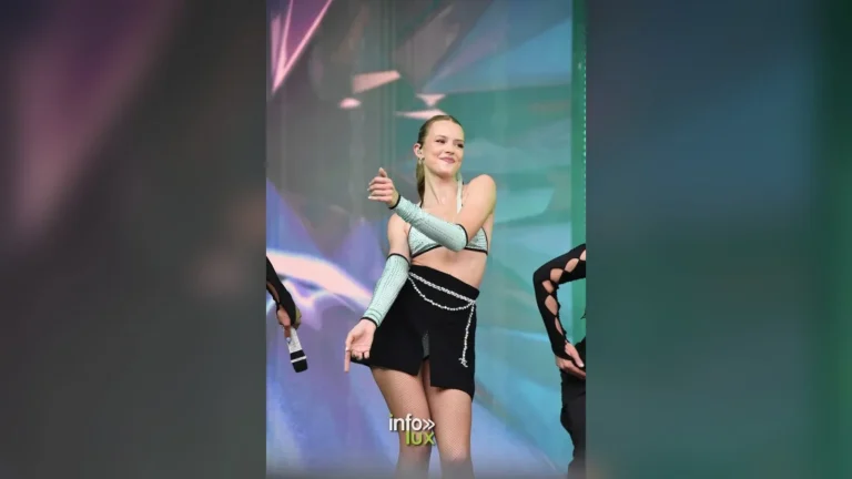 Angèle sur scène aux Francofolies d’Esch-sur-Alzette en 2023