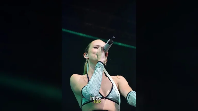Angèle sur scène aux Francofolies d’Esch-sur-Alzette en 2023