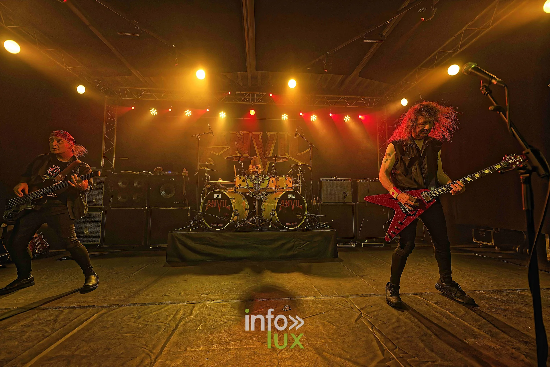 Anvil sur la scène du Zik-Zak d’Ittre, 21 octobre 2026, soirée Anvil, Killer et Spirit War (photo Sante Broccolo)