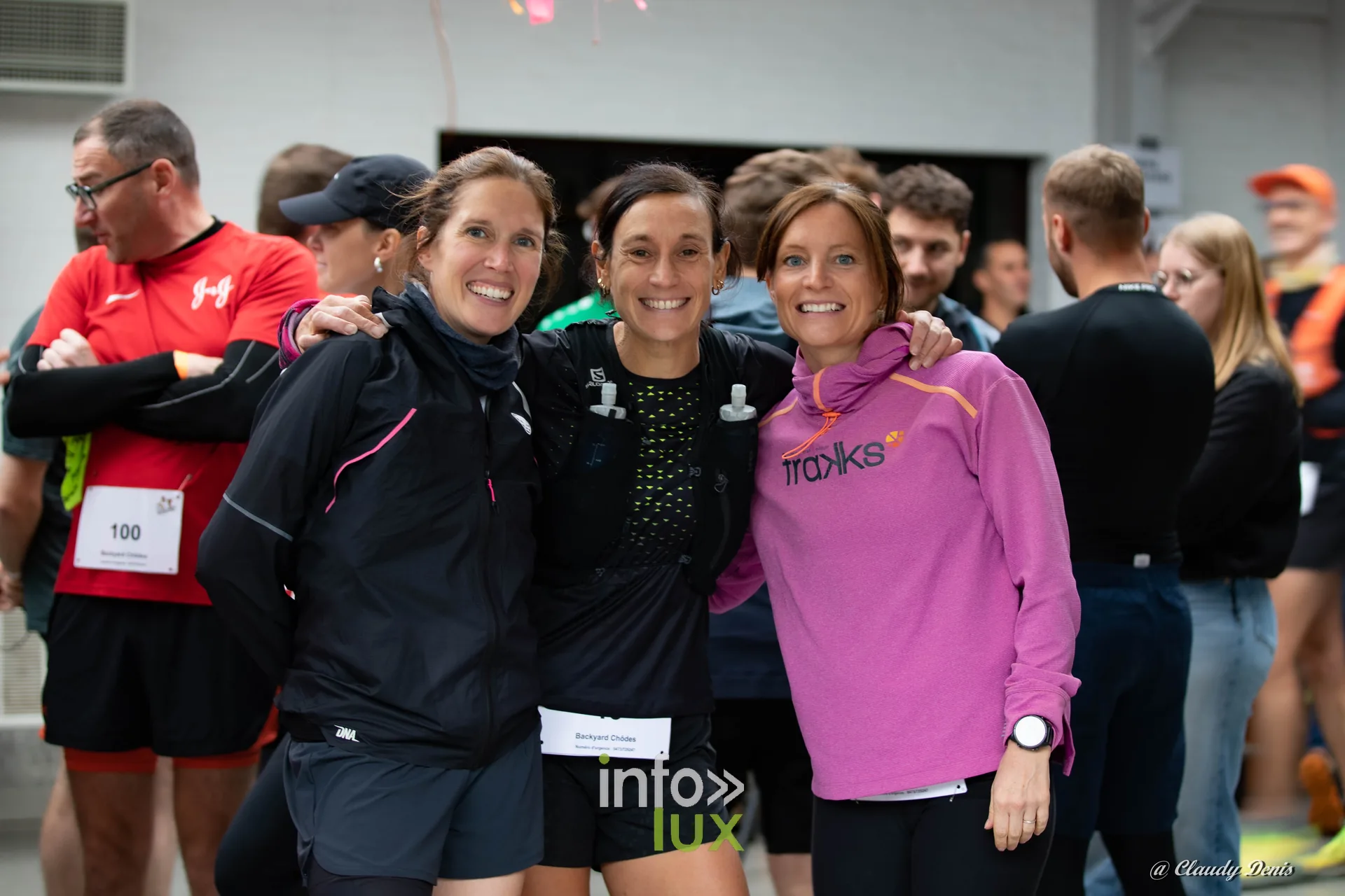 Backyard de Chôdes 2026 à Malmedy : trois coureuses avant le départ (photo Claudy Denis)