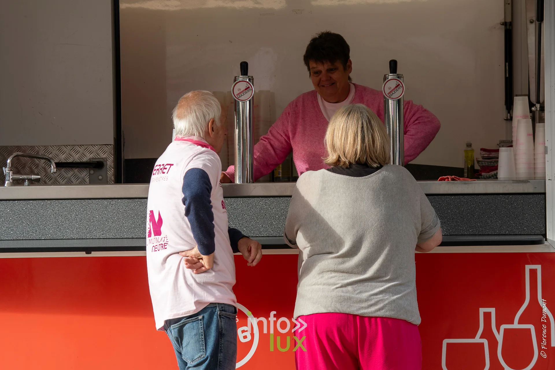 Bouillon Rose 2026 à Bouillon : stand de petite restauration au village