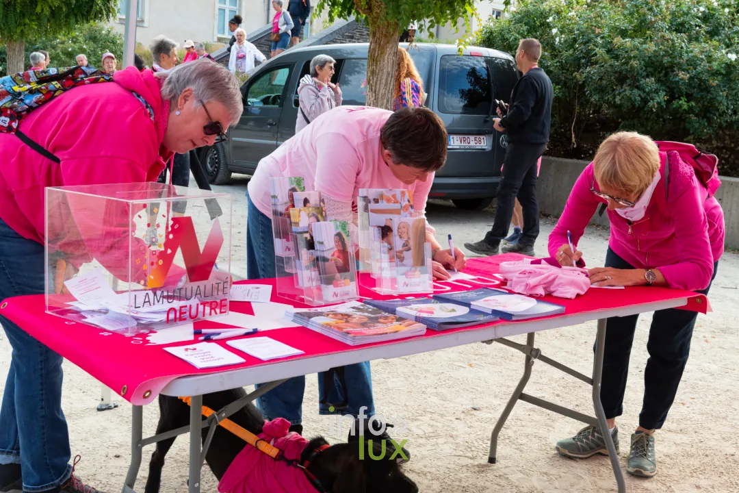 Bouillon Rose 2026 à Bouillon : inscriptions des participants sous une tente