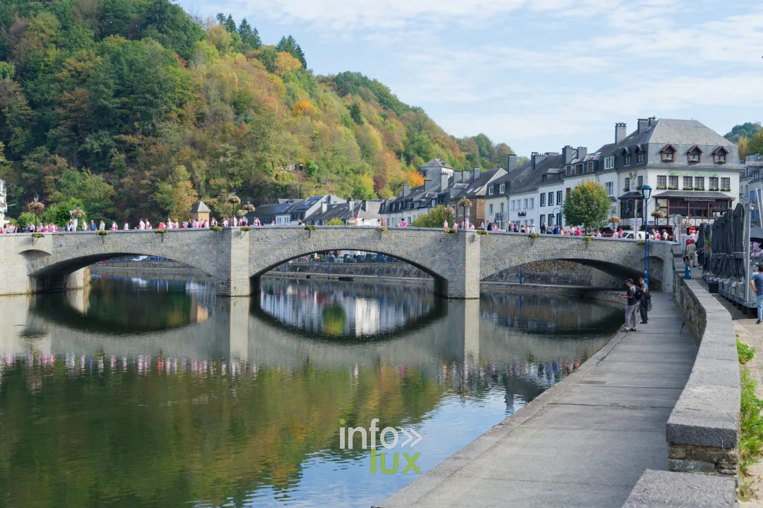 Bouillon Rose 2026 à Bouillon : la Semois et le pont de Bouillon