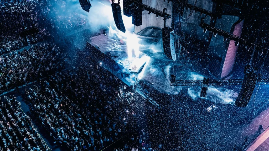 La Plenitude Arena comble pendant un concert de Céline Dion