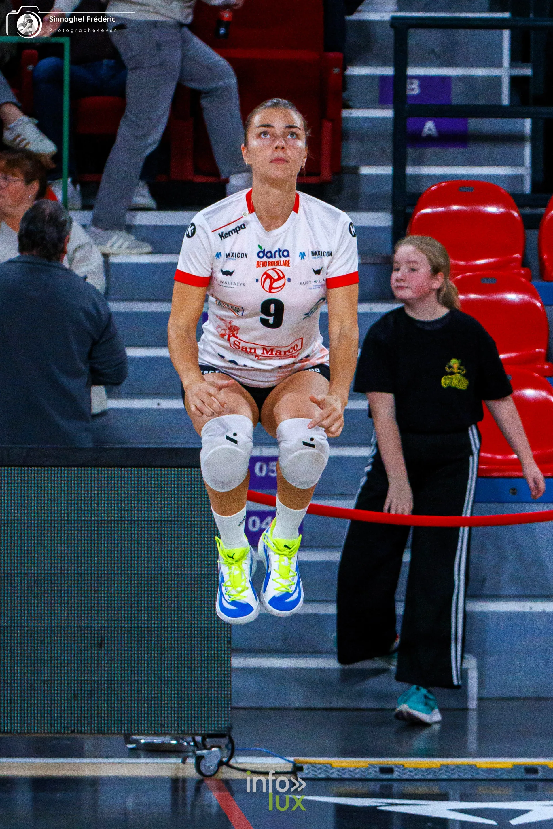 Charleroi Volley – Roeselare, CEV Challenge Cup, Dôme de Charleroi, 28 octobre 2026 : une joueuse de Roeselare à l’échauffement (photo Photographe4ever)