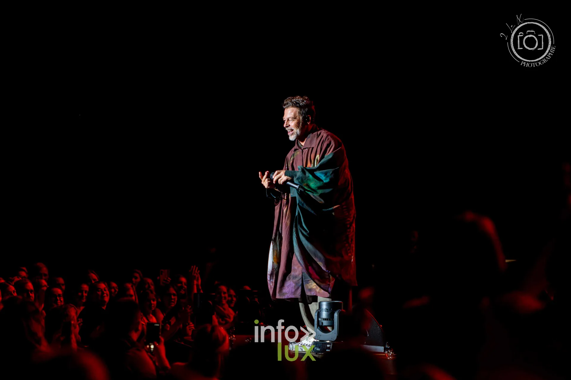 Christophe Maé au Galaxie d’Amnéville, 16 octobre 2026 : Christophe Maé face au public (photo 2 la X Photographie)