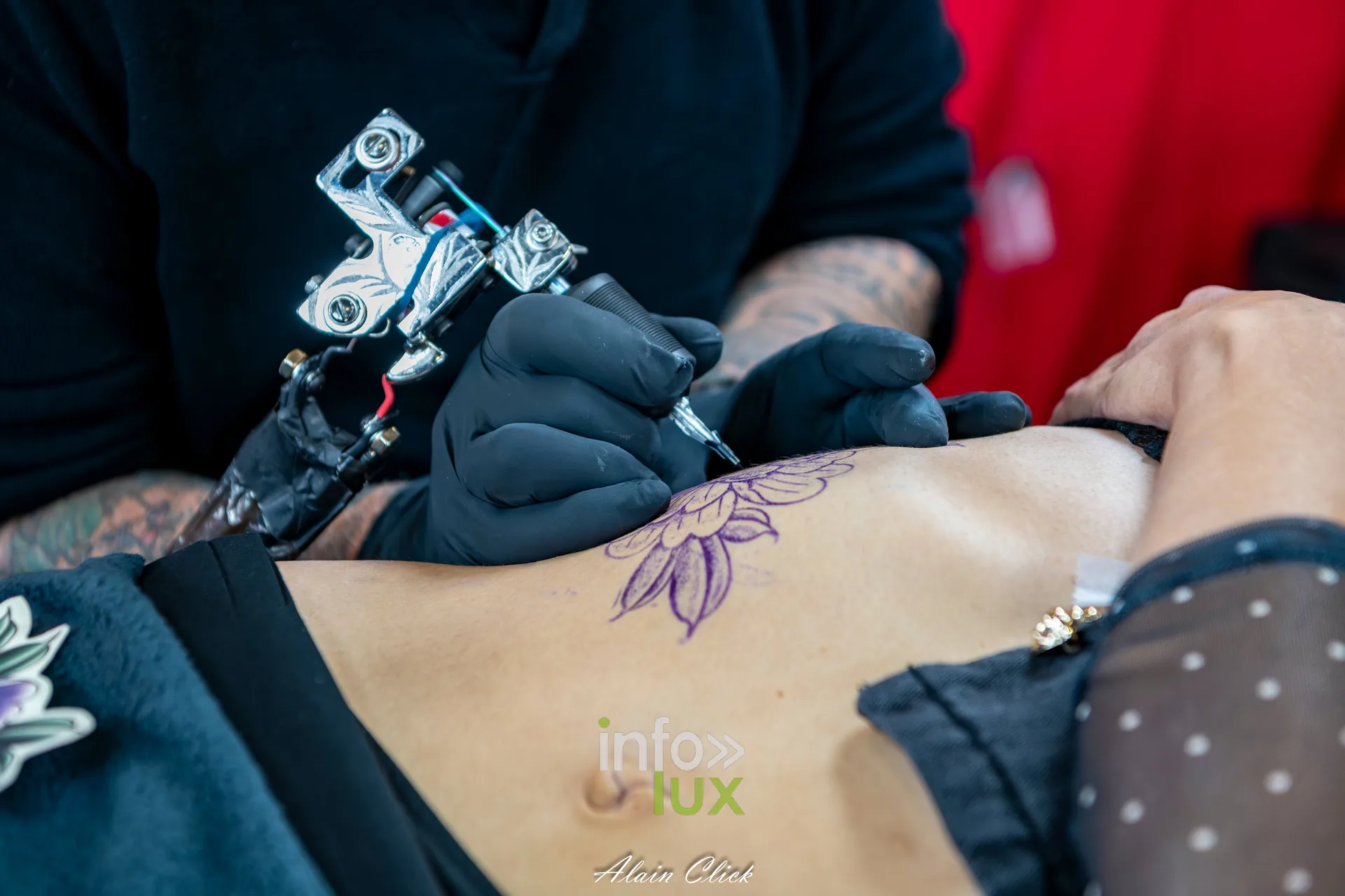 Convention Nancy Tattoo INK 2026 à Nancy : tatouage en cours sur un client