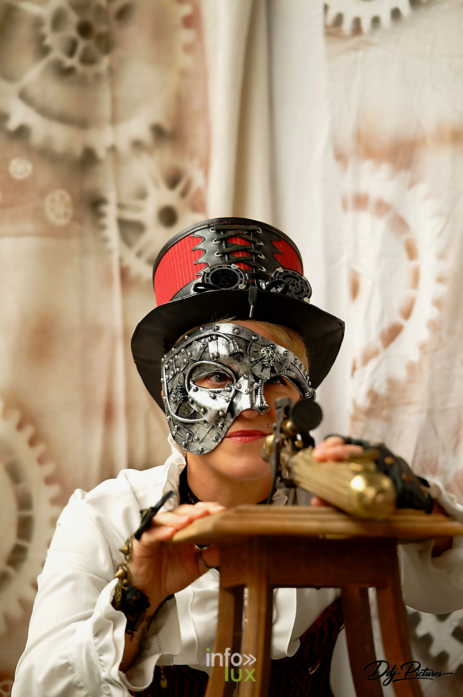 Portrait d’une personne costumée, convention steampunk Rouages intemporels à Toul, octobre 2026 (photo Éric Didierjean)