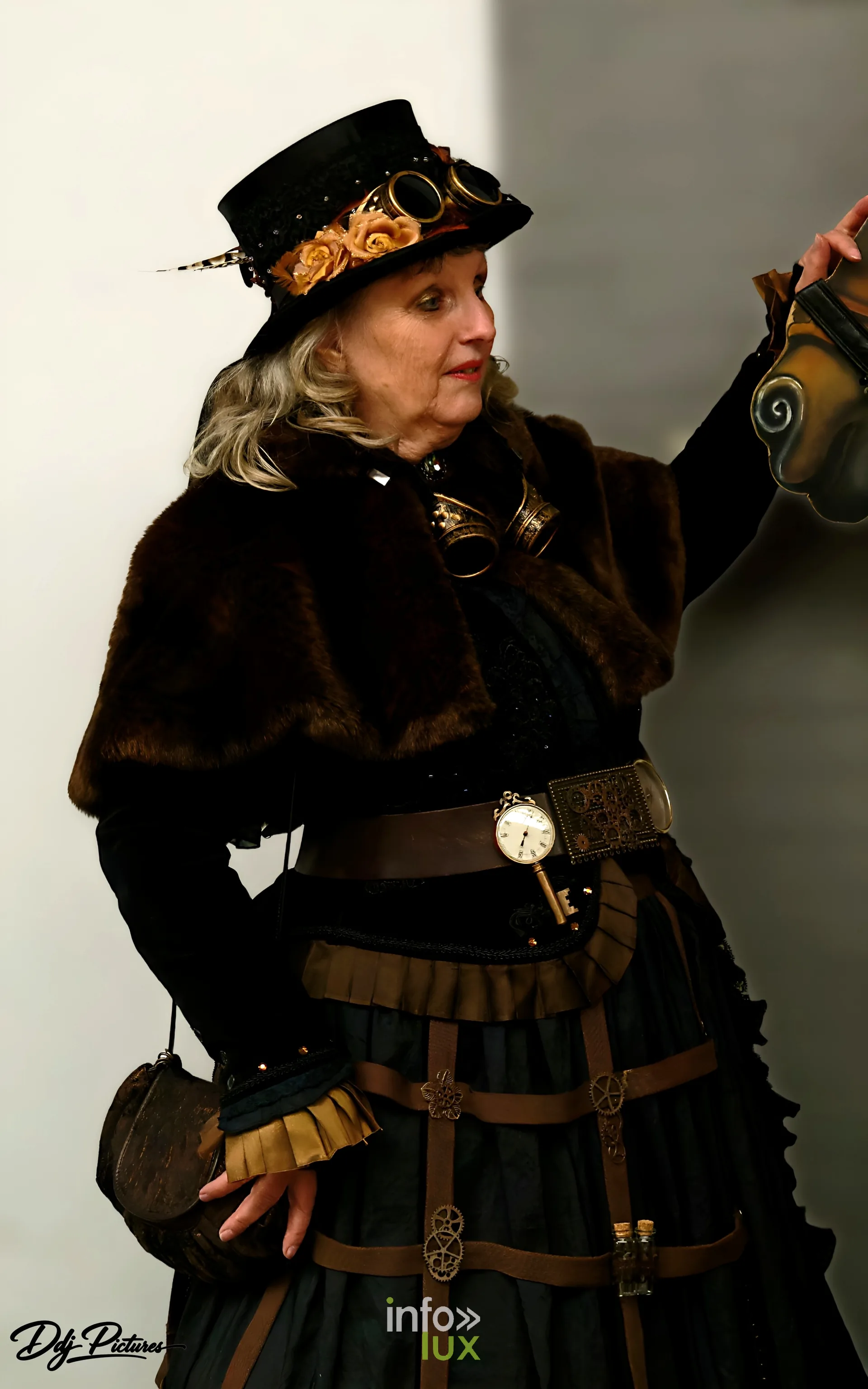 Portrait d’une personne costumée, convention steampunk Rouages intemporels à Toul, octobre 2026 (photo Éric Didierjean)