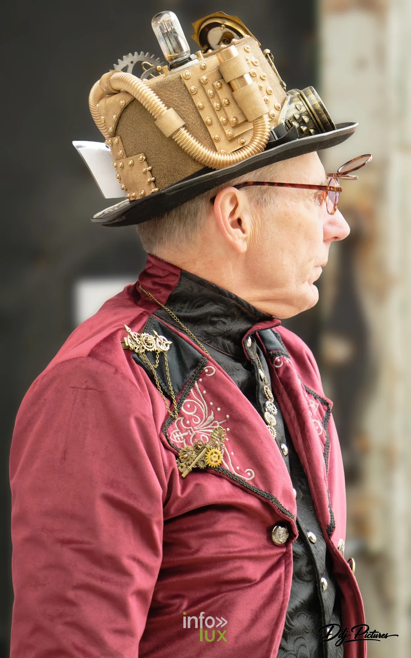 Portrait d’une personne costumée, convention steampunk Rouages intemporels à Toul, octobre 2026 (photo Éric Didierjean)
