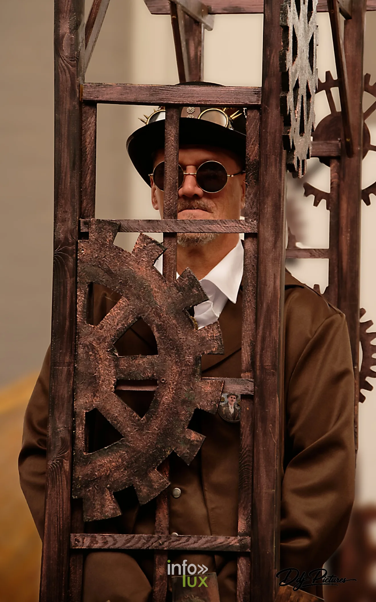 Portrait d’une personne costumée, convention steampunk Rouages intemporels à Toul, octobre 2026 (photo Éric Didierjean)