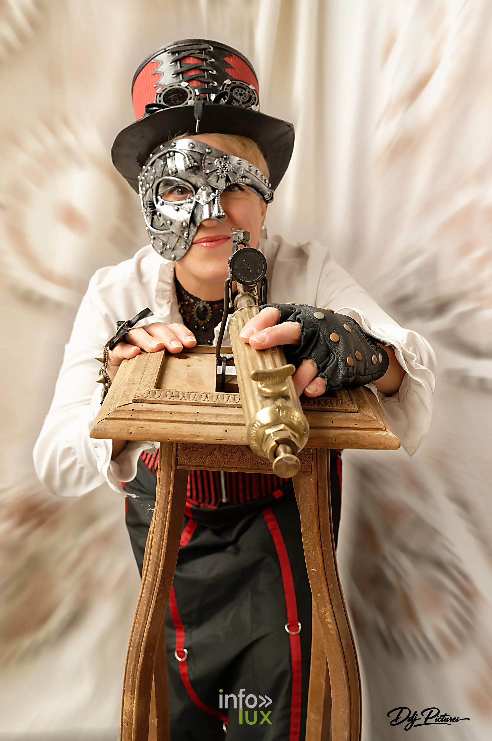 Portrait d’une personne costumée, convention steampunk Rouages intemporels à Toul, octobre 2026 (photo Éric Didierjean)