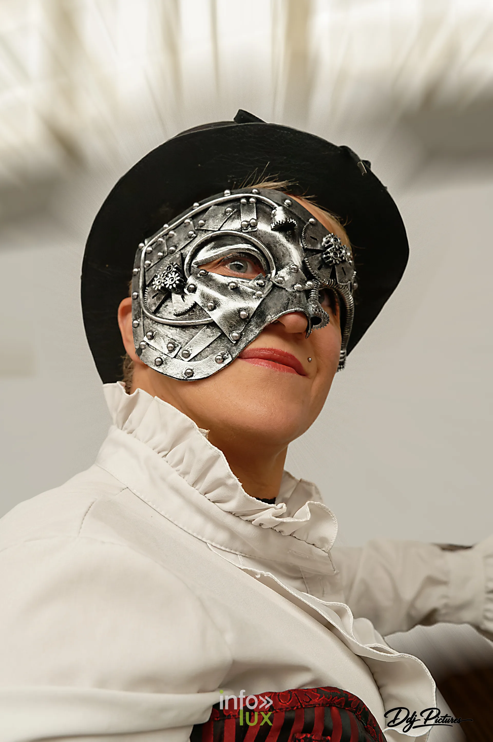Portrait d’une personne costumée, convention steampunk Rouages intemporels à Toul, octobre 2026 (photo Éric Didierjean)