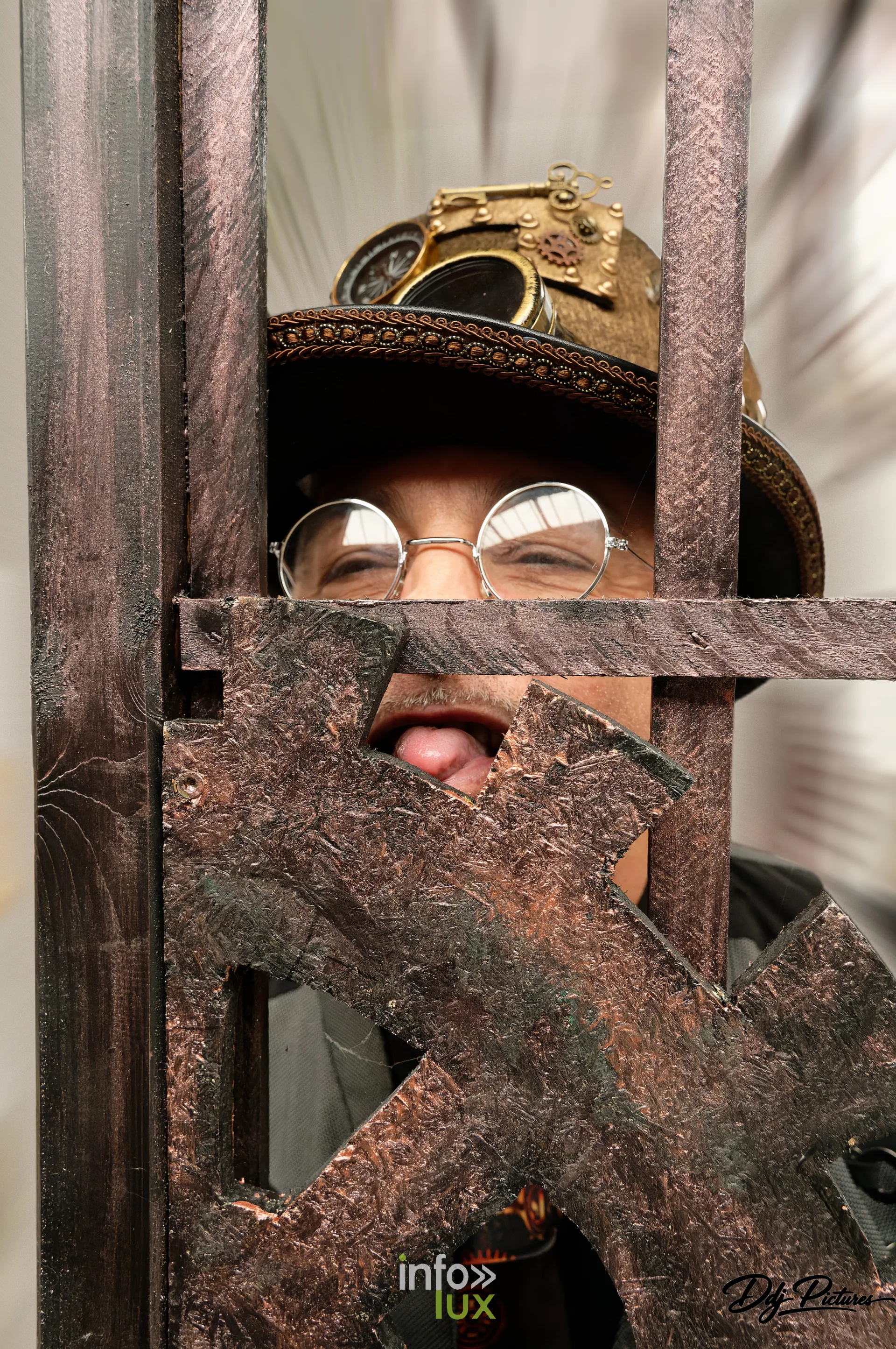Portrait d’une personne costumée, convention steampunk Rouages intemporels à Toul, octobre 2026 (photo Éric Didierjean)