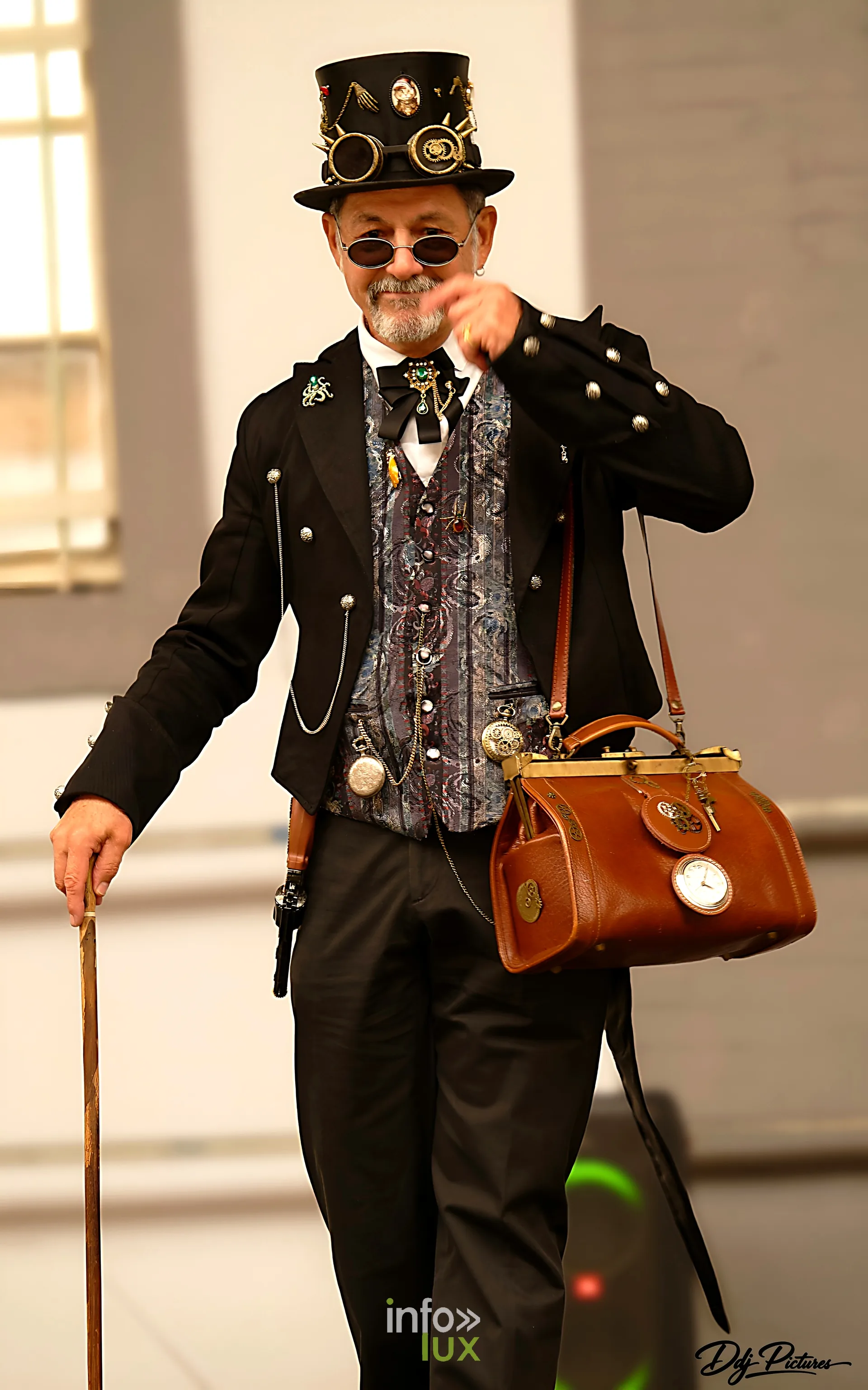 Portrait d’une personne costumée, convention steampunk Rouages intemporels à Toul, octobre 2026 (photo Éric Didierjean)