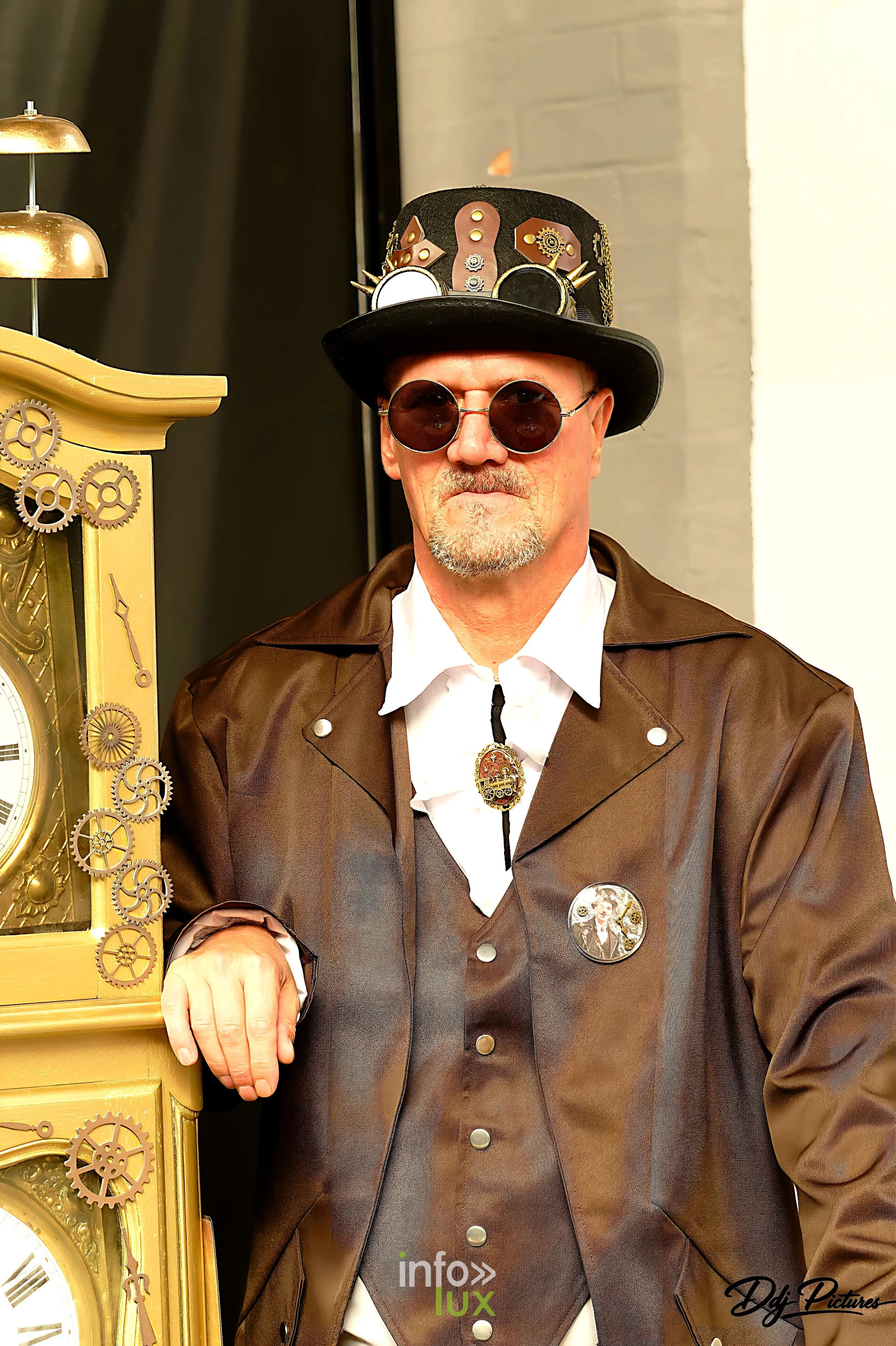 Portrait d’une personne costumée, convention steampunk Rouages intemporels à Toul, octobre 2026 (photo Éric Didierjean)