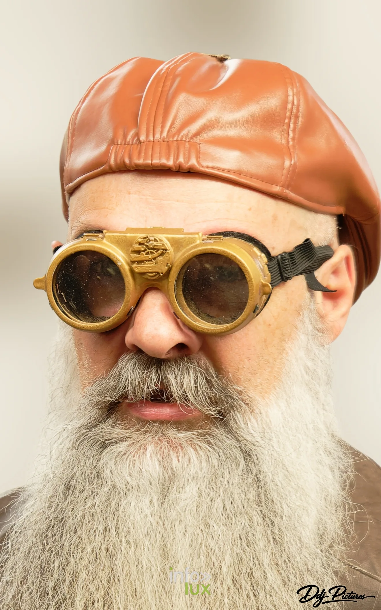 Portrait d’une personne costumée, convention steampunk Rouages intemporels à Toul, octobre 2026 (photo Éric Didierjean)