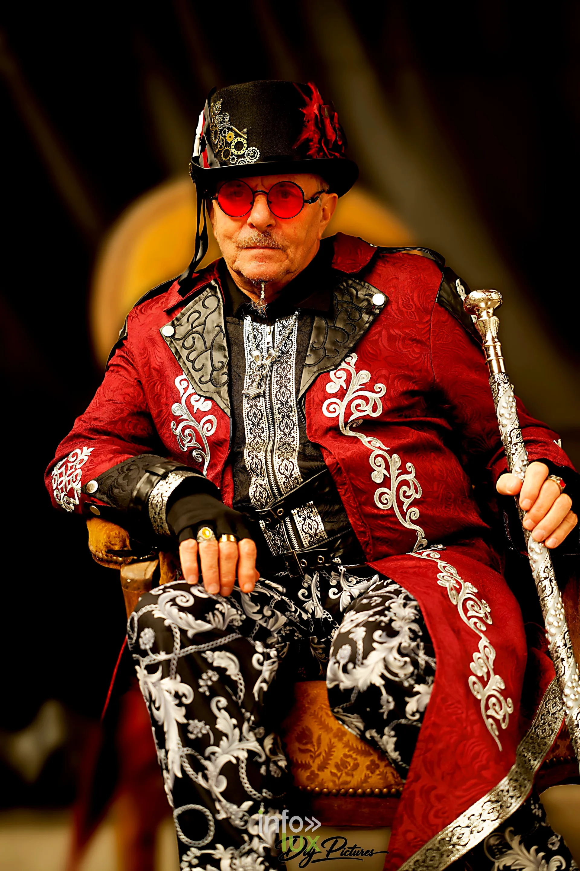 Portrait d’une personne costumée, convention steampunk Rouages intemporels à Toul, octobre 2026 (photo Éric Didierjean)