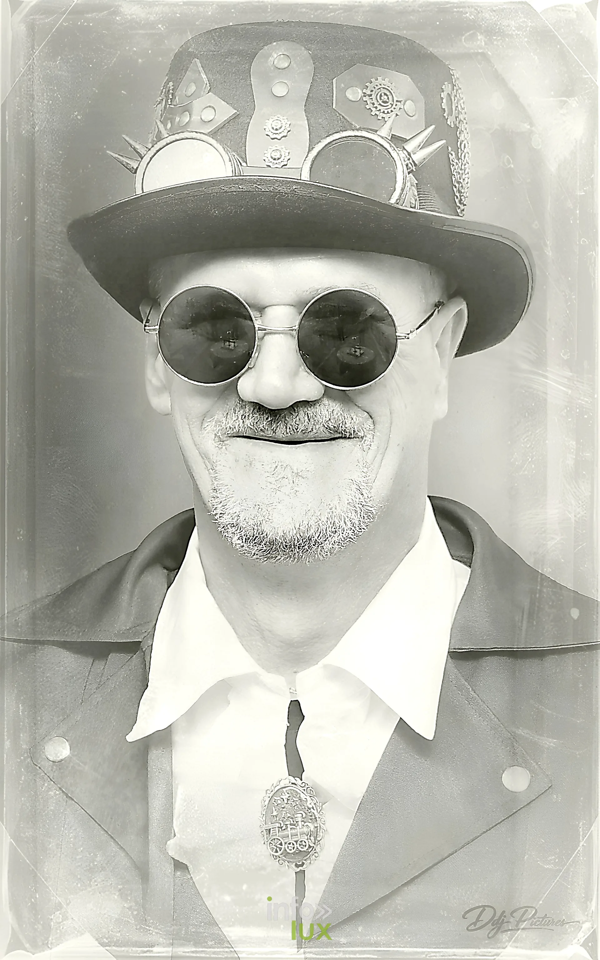 Portrait en tons sépia, à la manière d’une photographie ancienne, convention steampunk Rouages intemporels à Toul, octobre 2026 (photo Éric Didierjean)