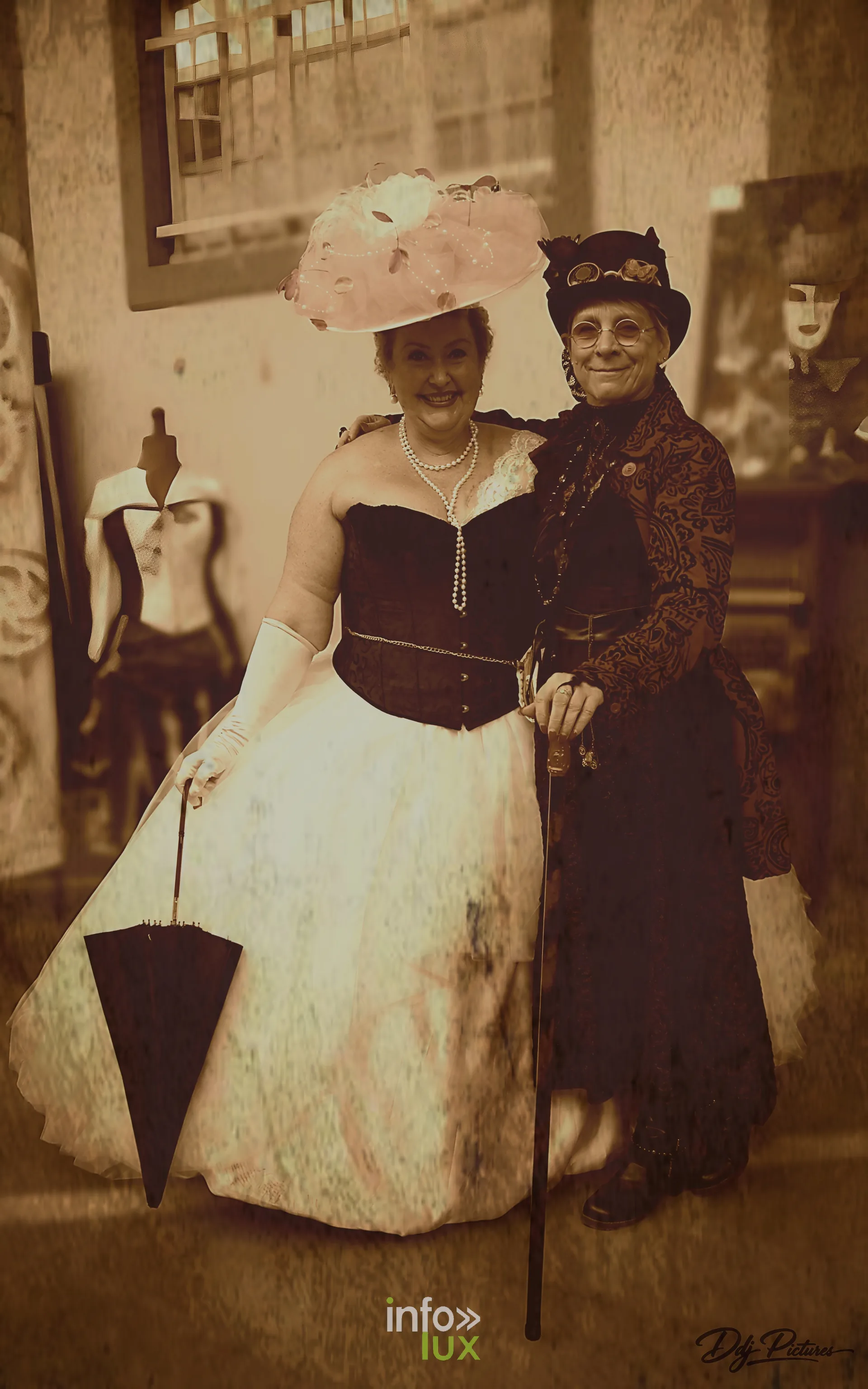 Portrait en tons sépia, à la manière d’une photographie ancienne, convention steampunk Rouages intemporels à Toul, octobre 2026 (photo Éric Didierjean)