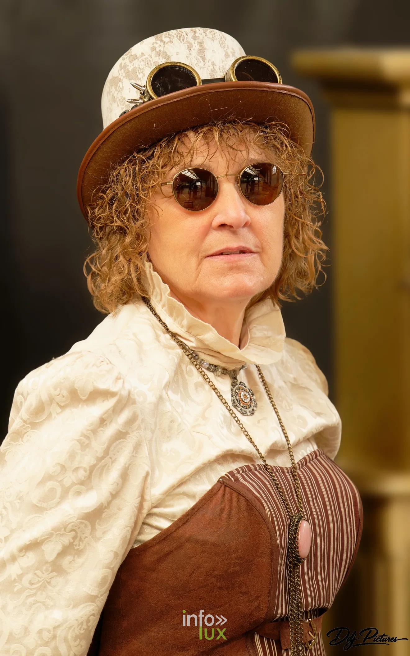 Portrait d’une personne costumée, convention steampunk Rouages intemporels à Toul, octobre 2026 (photo Éric Didierjean)