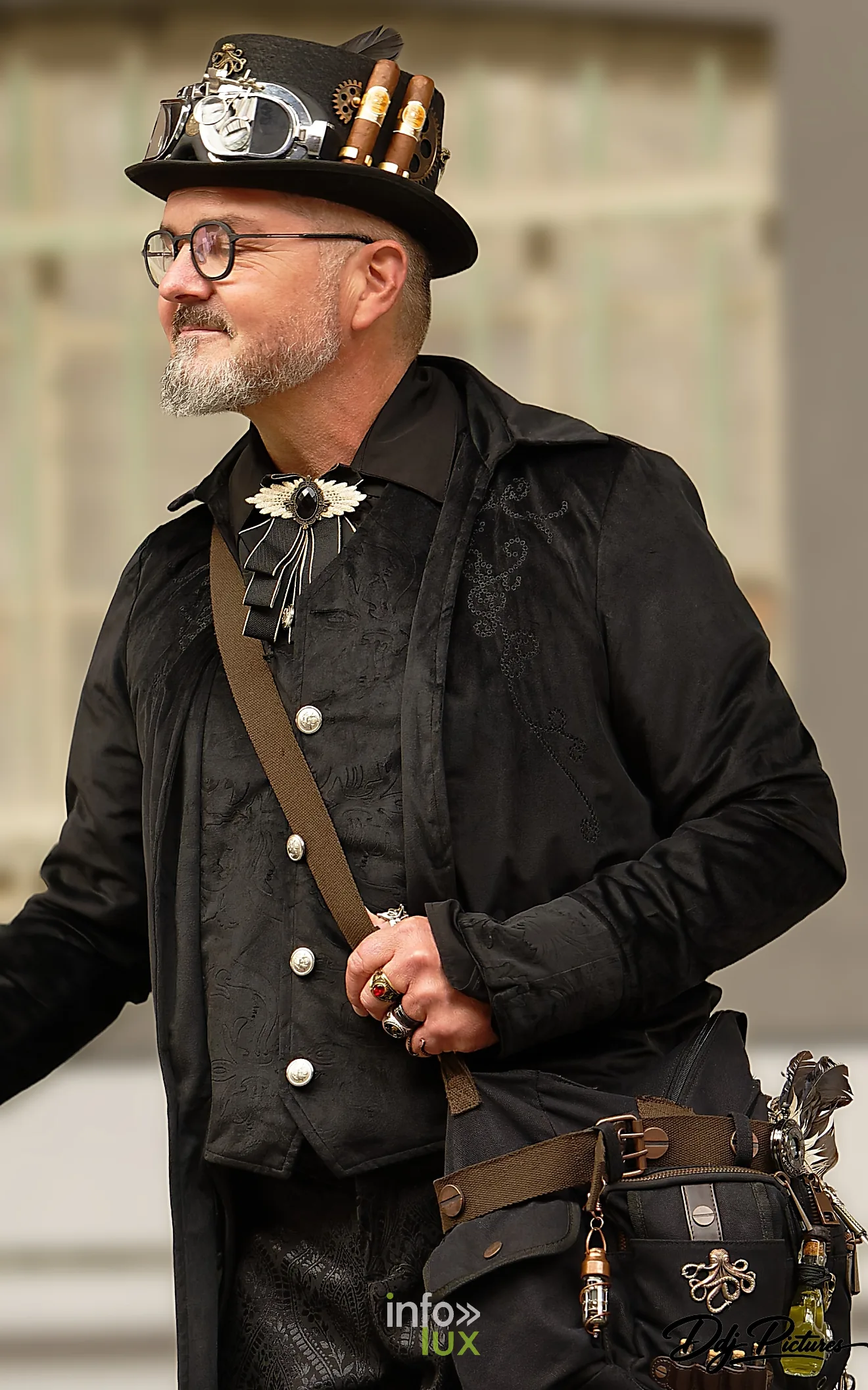 Portrait d’une personne costumée, convention steampunk Rouages intemporels à Toul, octobre 2026 (photo Éric Didierjean)