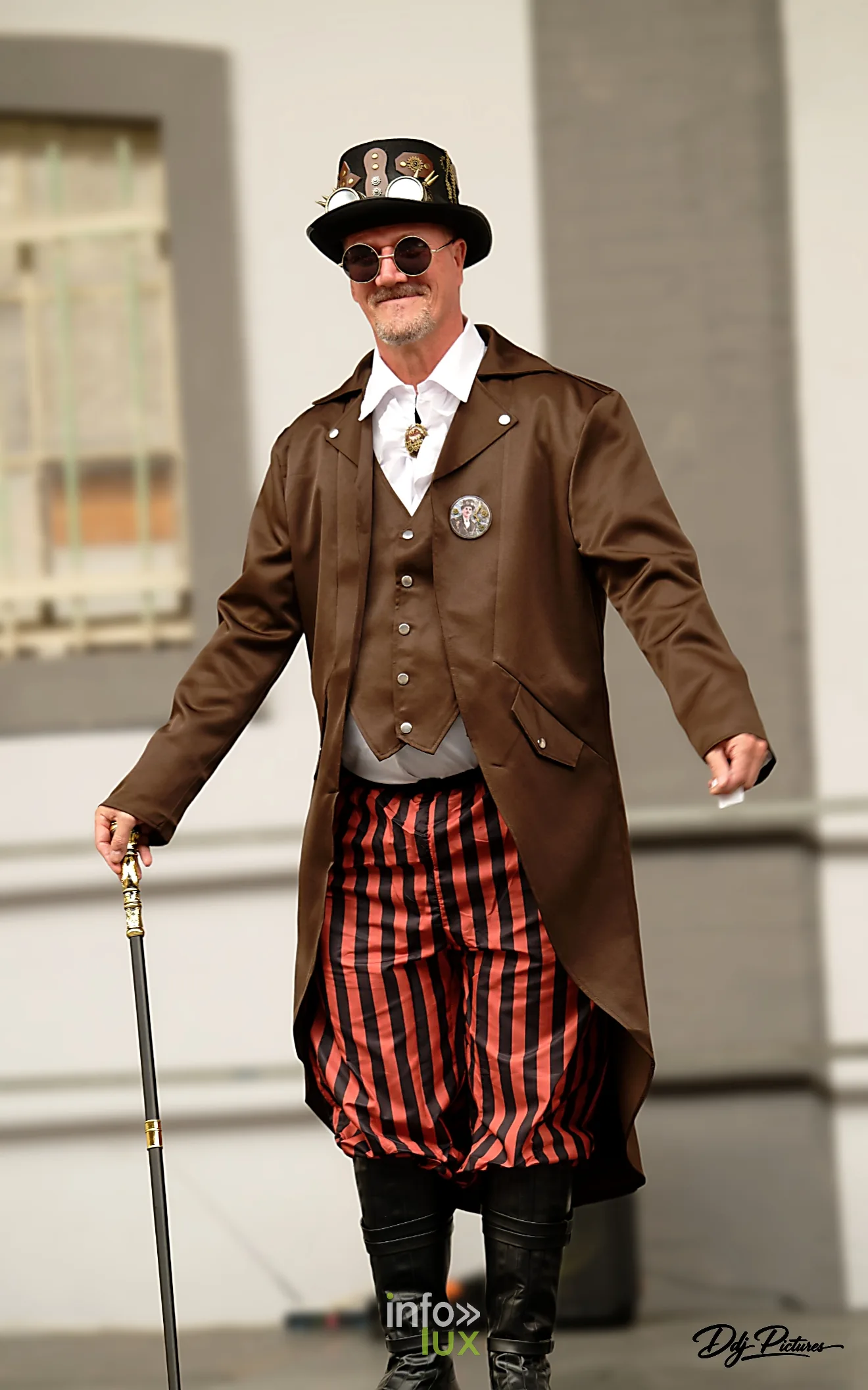 Portrait d’une personne costumée, convention steampunk Rouages intemporels à Toul, octobre 2026 (photo Éric Didierjean)