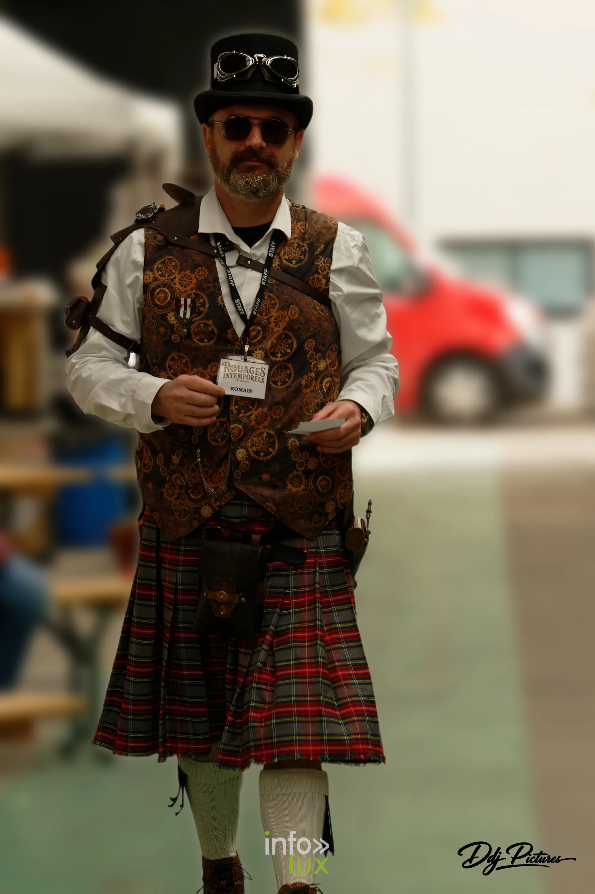 Portrait d’une personne costumée, convention steampunk Rouages intemporels à Toul, octobre 2026 (photo Éric Didierjean)