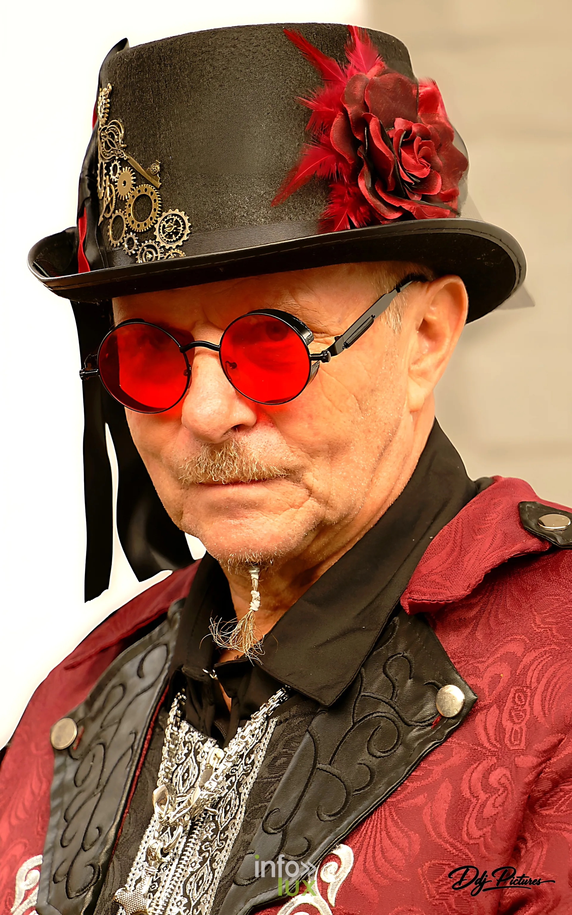 Portrait d’une personne costumée, convention steampunk Rouages intemporels à Toul, octobre 2026 (photo Éric Didierjean)