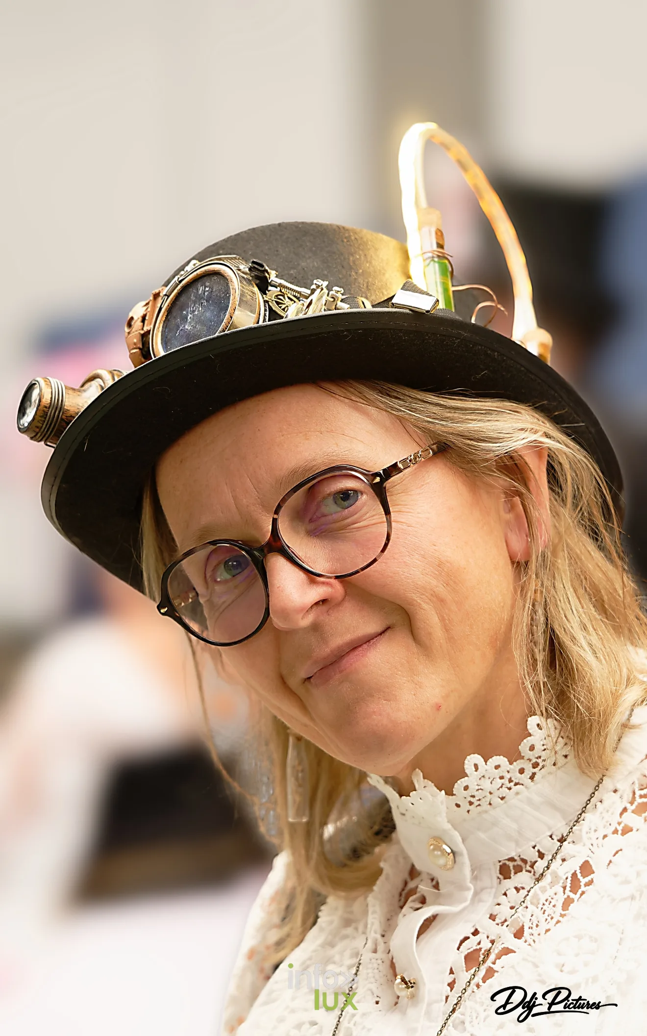 Portrait d’une personne costumée, convention steampunk Rouages intemporels à Toul, octobre 2026 (photo Éric Didierjean)