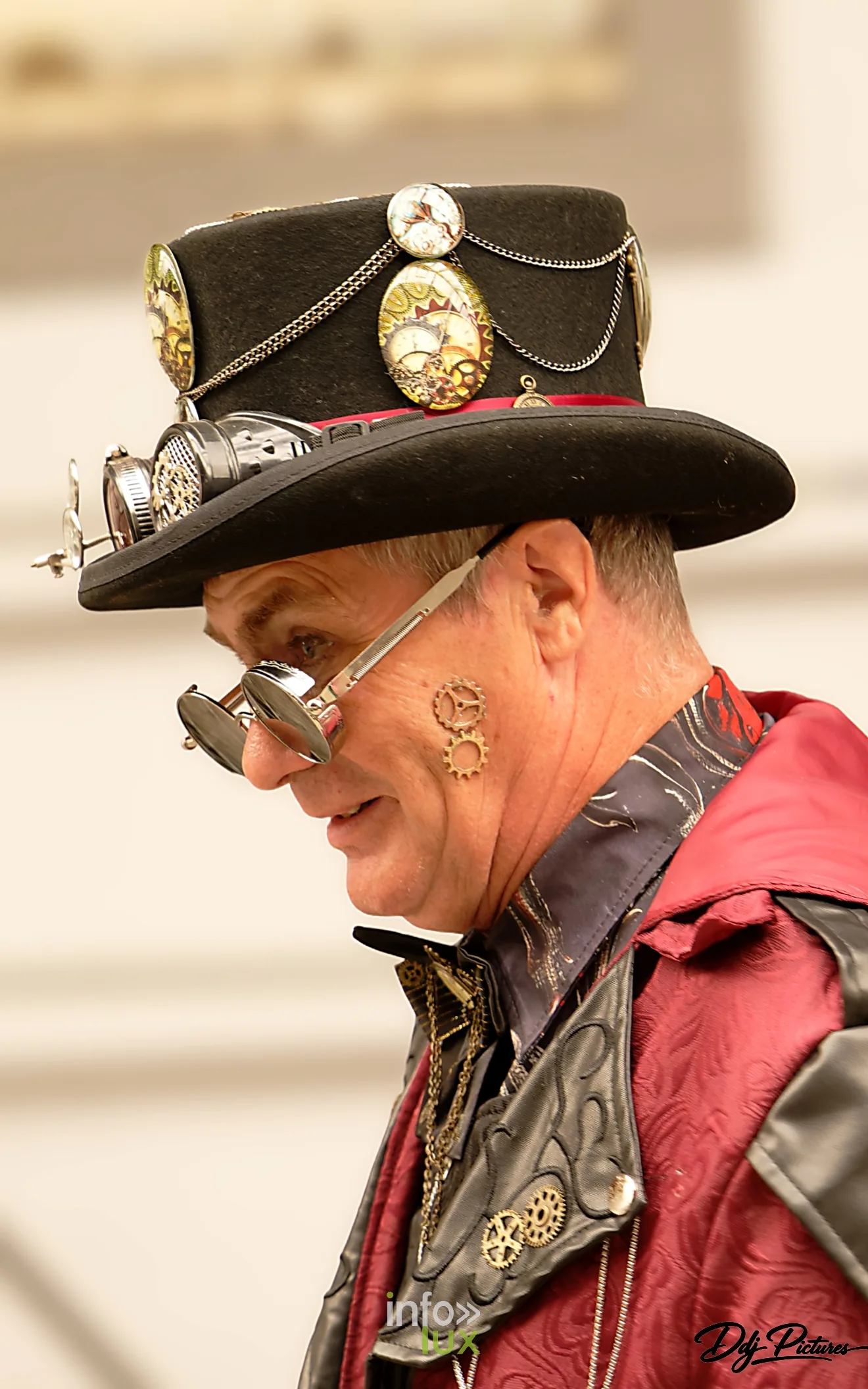 Portrait d’une personne costumée, convention steampunk Rouages intemporels à Toul, octobre 2026 (photo Éric Didierjean)