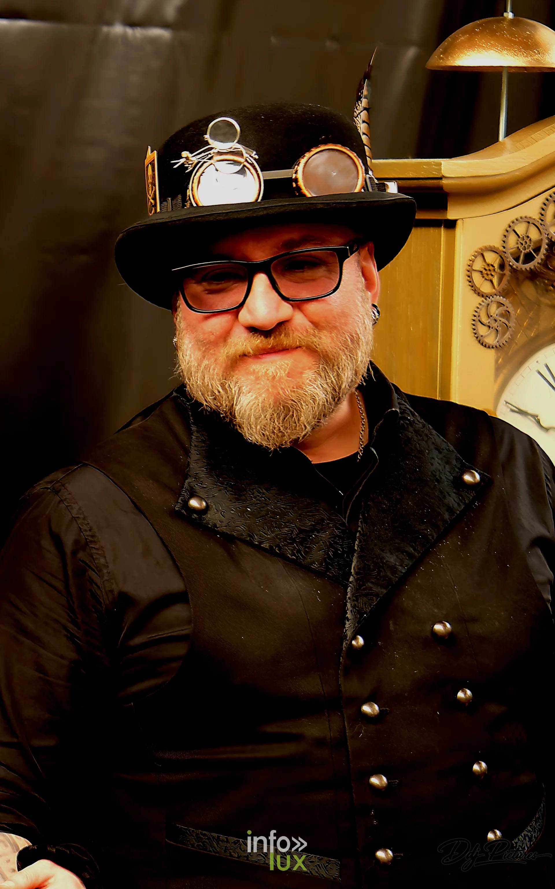 Portrait d’une personne costumée, convention steampunk Rouages intemporels à Toul, octobre 2026 (photo Éric Didierjean)