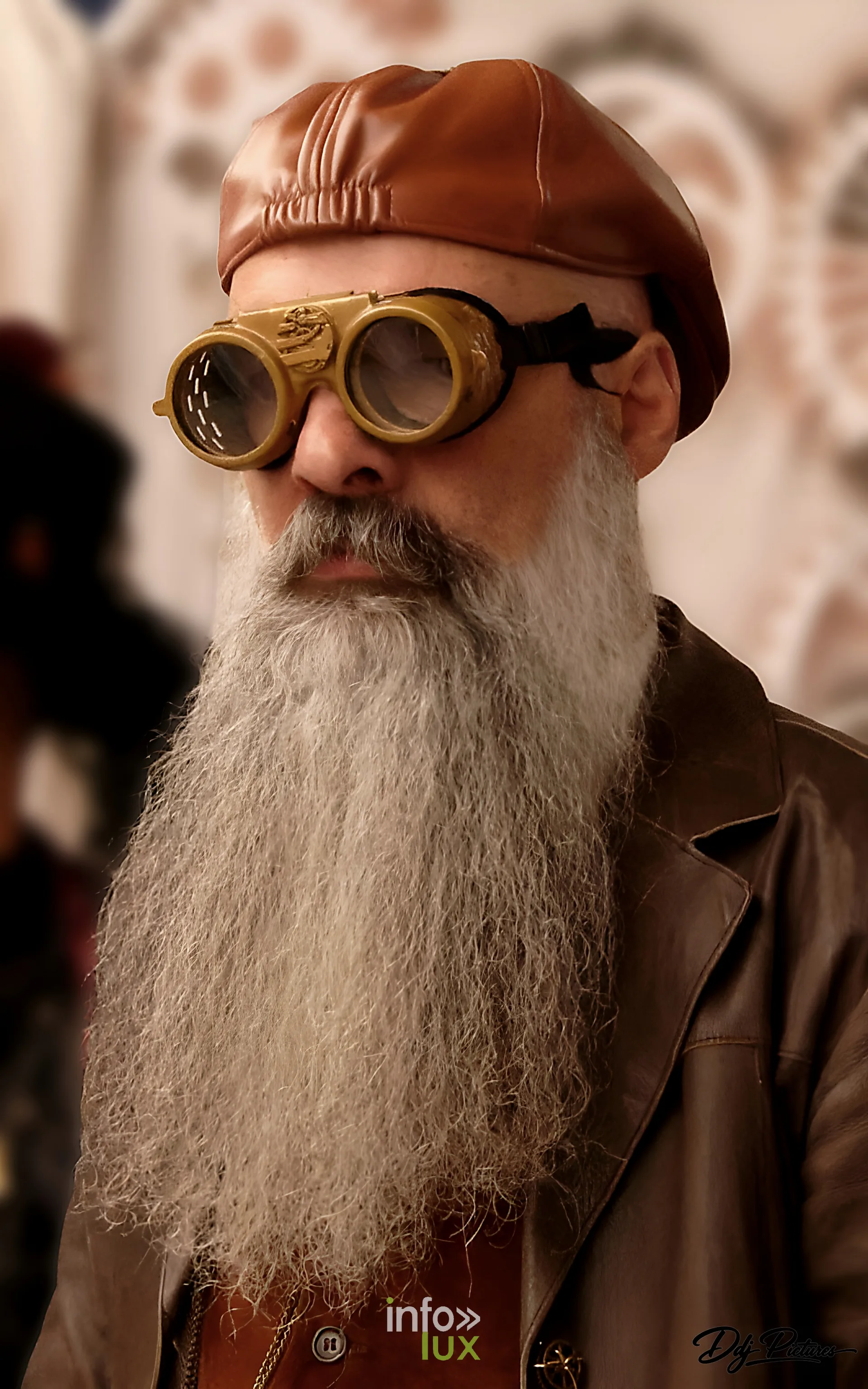 Portrait d’une personne costumée, convention steampunk Rouages intemporels à Toul, octobre 2026 (photo Éric Didierjean)