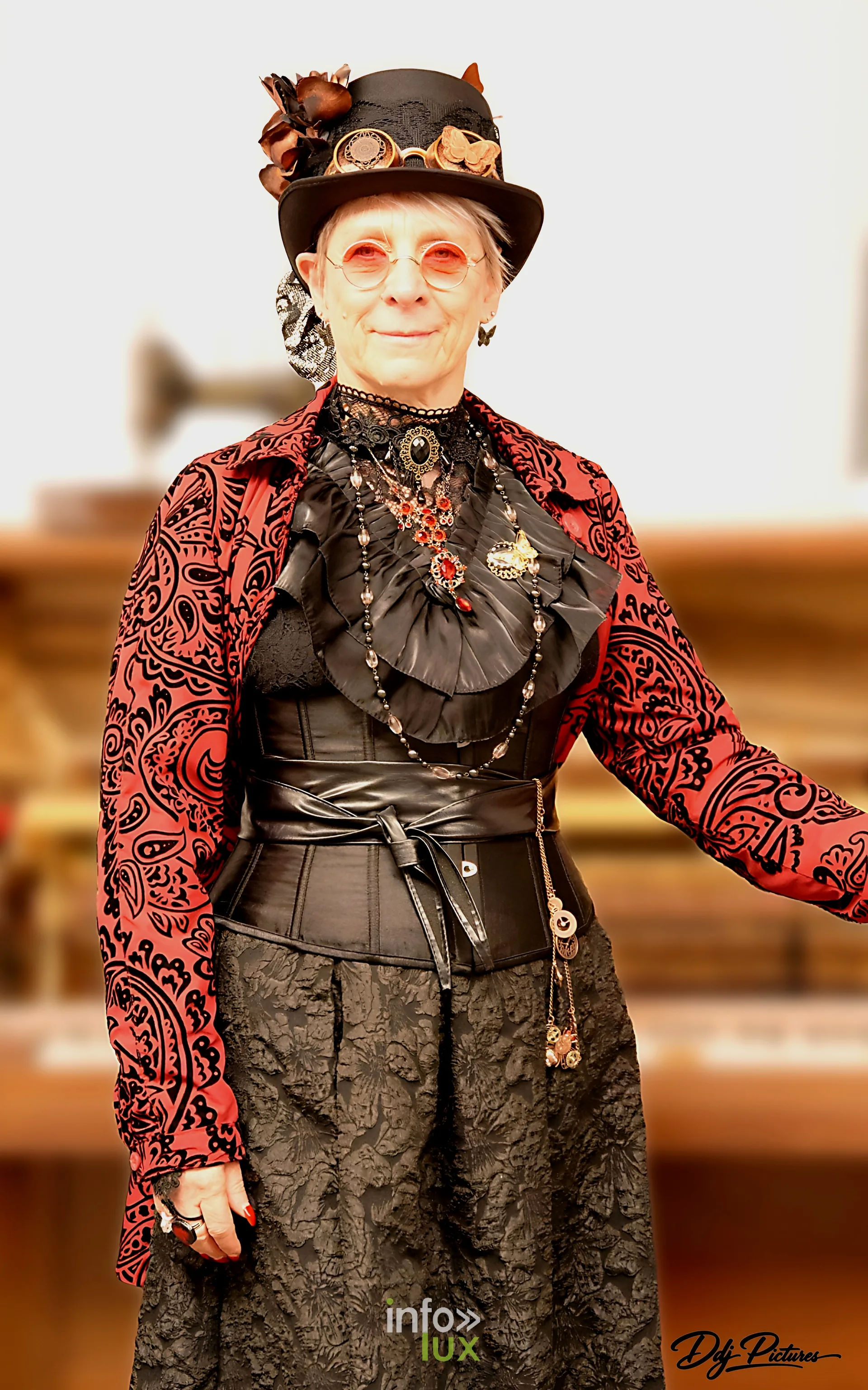 Portrait d’une personne costumée, convention steampunk Rouages intemporels à Toul, octobre 2026 (photo Éric Didierjean)