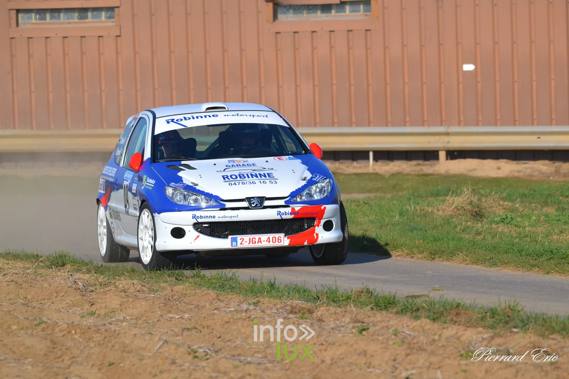 Critérium Jean-Louis Dumont 2026 à Waremme : Kevin Robinne et W. Boonen, Peugeot 206, troisièmes de la classe 3-10