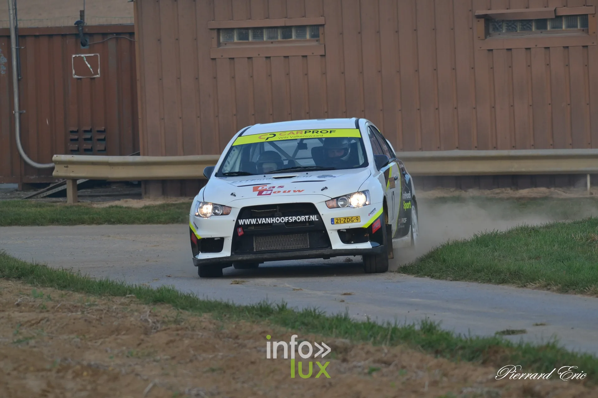 Critérium Jean-Louis Dumont 2026 à Waremme : Jari Van Hoof et C. Wils, Mitsubishi Lancer Evo X, lauréats de la classe 4-14