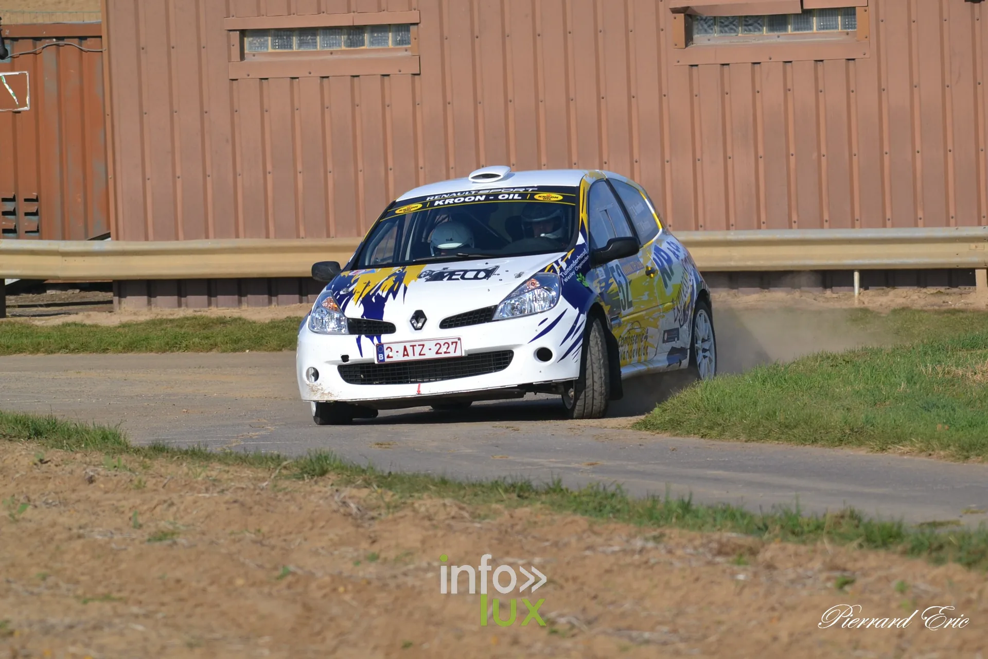 Critérium Jean-Louis Dumont 2026 à Waremme : Bart Vandevelde et D. Hendrickx, Renault Clio, en classe 3-10